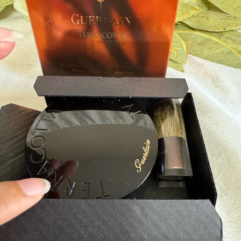 Guerlain TERRACOTTA MINERAL POUDRE BRONZANTE UNIFIANTE COLOR 01 LIGHT
